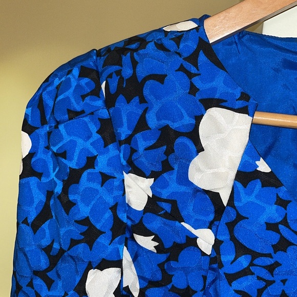 Carolina Herrera silk vintage long sleeve dress - in great used condition - Picture 3 of 11